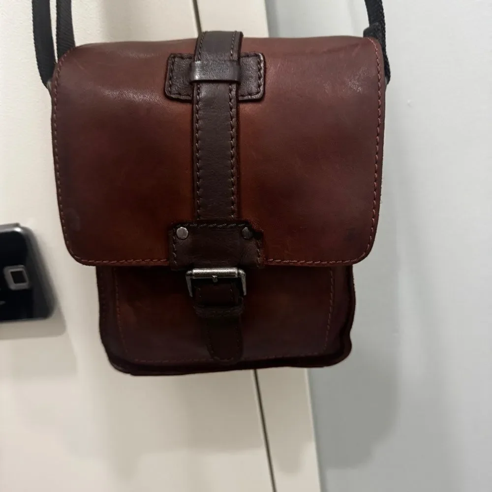 Handmade Brown Leather Crossbody Bag (Unisex) brand new!
